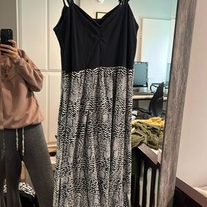 ROXY Black and White Patterned Maxi Sweetheart
Neckline Sleeveless Dress Medium